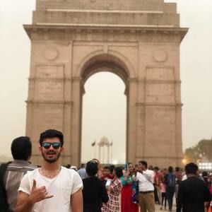 Meet your Posher, Akhilesh